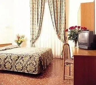 Ventura 3*