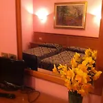 Ventura 3*